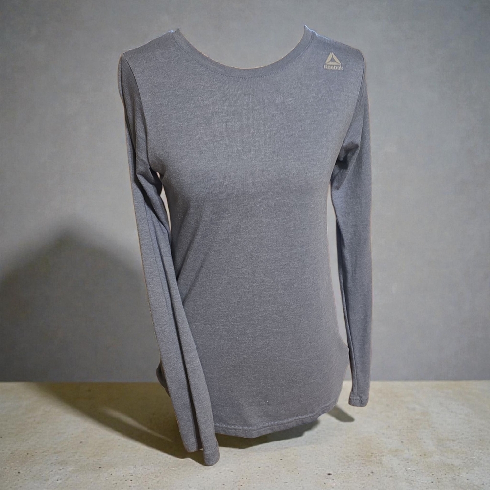 Reebok Women's Light Blue Long Sleeve‎ Top